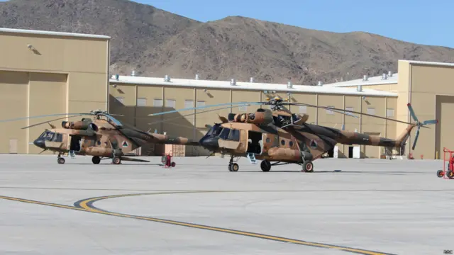 نظامیان افغان هلیکوپترهای روسی را پرنده های آهنین نام داده اند.