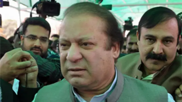 انیس سو ننانوے کے بعد پہلی بار میاں نواز شریف نے قومی اسمبلی میں قدم رکھا تو ان کے حامیوں نے نعرے لگائے