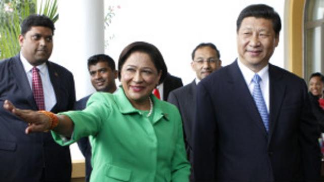 Kamla Persad-Bissessar y Xi Jinping