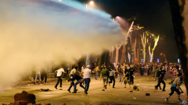 土耳其反政府抗議(1/6/2013)