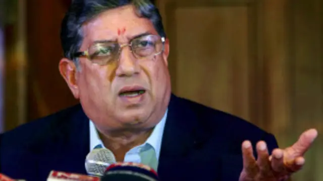 கிரிக்கெட் வாரியத் தலைவர் ஸ்ரீநிவாசன்.