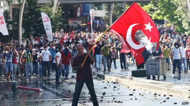 Biểu tình ở Thổ Nhĩ Kỳ sang ngày thứ ba