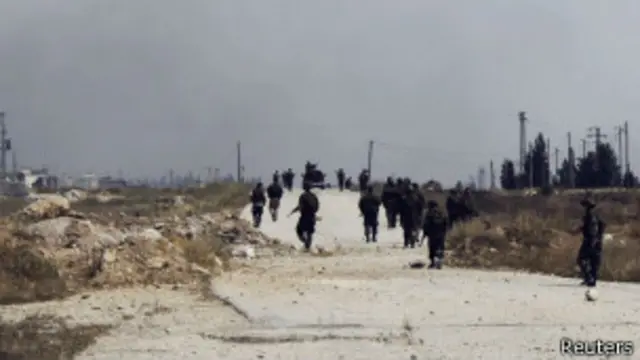 مخالفان مسلح می‌گویند هزاران پیکارجوی حزب الله لبنان که از سوی ایران حمایت می‌شود، در حملات به شهر قصیر مشارکت داشتند