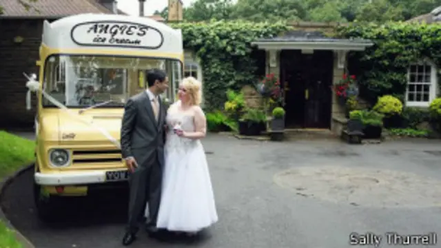 Matrimonio de Sally Thurrell