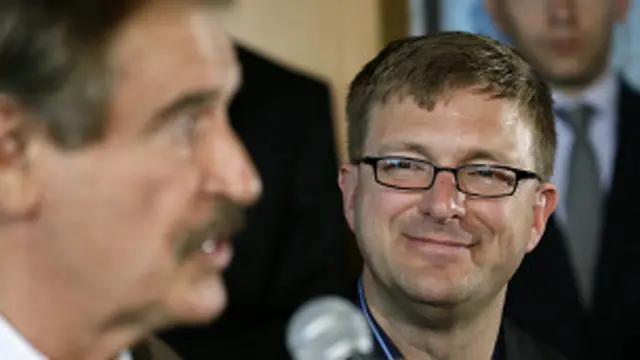 Vicente Fox e James Shively, durante entrevista coletiva