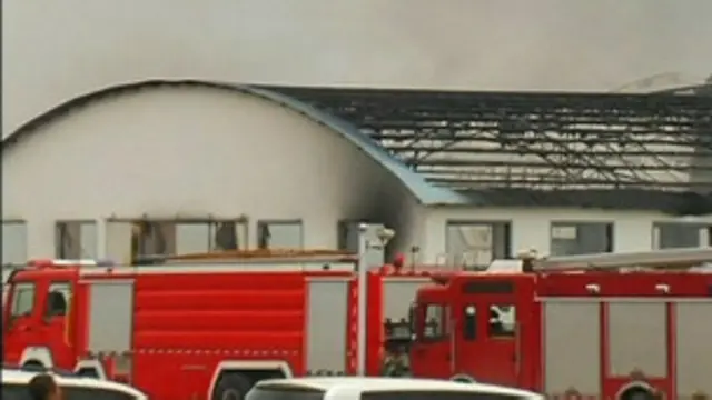 ထွက်ပေါက် တခါးတွေမှာ သော့ခတ် ထားတာ တွေ ပိတ်ဆို့ နေတာတွေ တွေ့ရ တယ်လို့ ဆိုပါတယ်