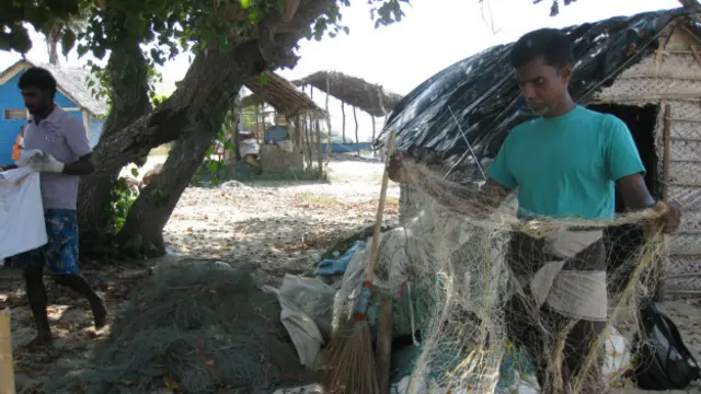 Fishermen in Palliyawaththa