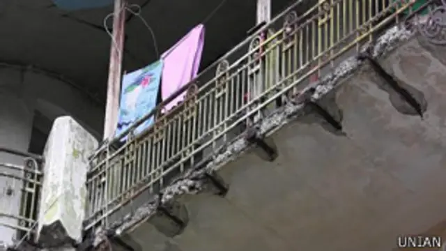 В таком аварийном состоянии находятся множество зданий в Крыму, пишут "Комментарии"