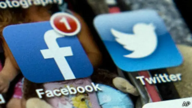 ट्विटर पर हैशटैग की लोकप्रियता के बाद फ़ेसबुक ने इसे शुरू किया है