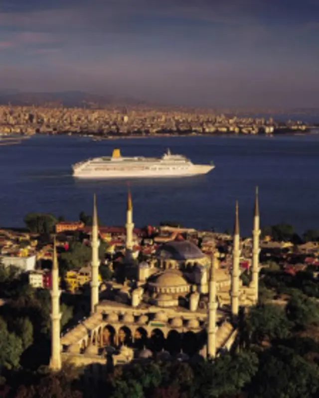 भारत से हर महीने करीब 8000 लोग तुर्की जाते हैं.