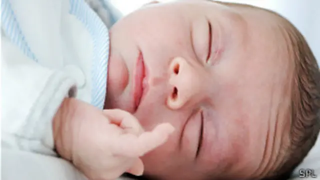 Recién nacido durmiendo