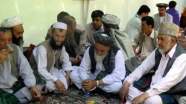 د قانون جوړوونکي وايي، په ډېټابېس کې د هر قوم ځانګړنې شته، خو یوازې د تذکرې په کارت کې د افغان ټکی ذکر شوی دی.