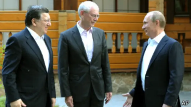 Слева направо: Жозе-Мануэль Баррозо, Херман Ван Ромпей и Владимир Путин на саммите "Россия-ЕС" в Екатеринбурге 3 июня 2013 года