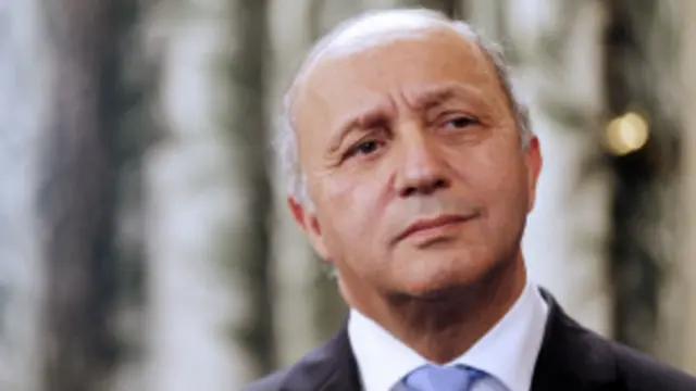 فرانسیسی وزیر خارجہ لوراں فیبیوس نے فرانس کے ٹی وی چینل فرانس ٹو سے ایک انٹرویو میں شامی حکومت پر سارین گیس استعمال کرنے کا الزام عائد کیا