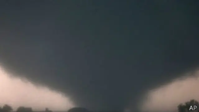 اسفر الإعصار عن مقتل 18 شخصا على الأقل. 