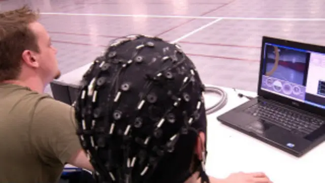 Voluntário conseguiu controlar helicóptero com pensamento (BBC)