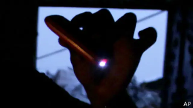 मोबाइल फोन की लाइट 