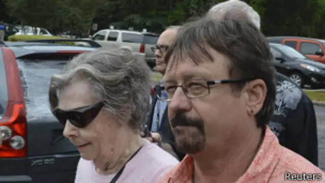 ग्लोरिया मैकेंज़ी ये राशि अपने बेटे के साथ साझा करेंगीं