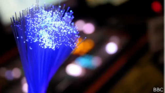 Fibra ótica (Foto BBC)