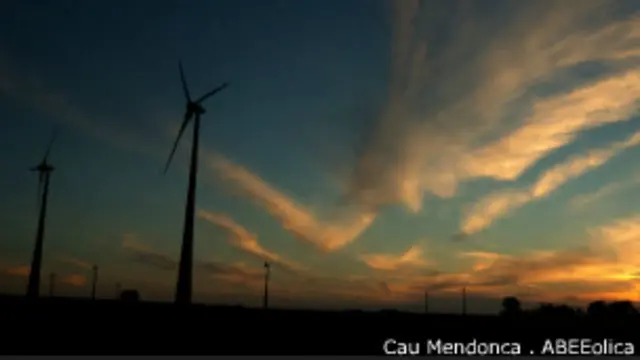 Críticos afirmam que governo toma apenas medidas imediatas para lidar com problemas emergenciais no setor energético