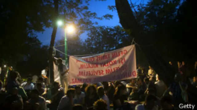 Демонстранты в Стамбуле