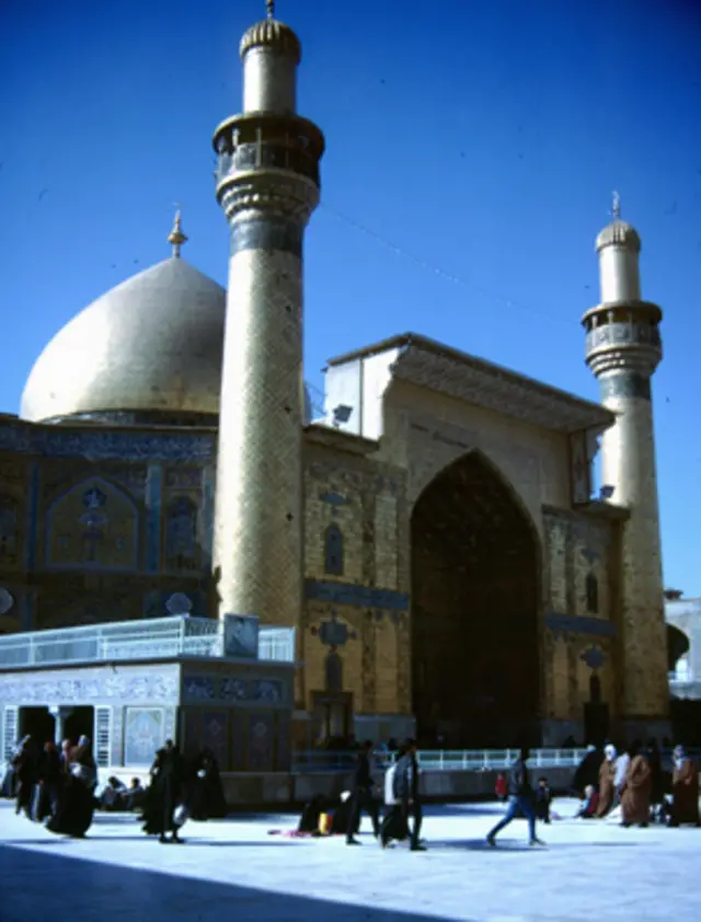 كان الزائرون متجهين إلى النجف