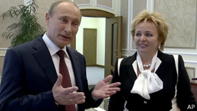 ولادیمیر پوتین و لودمیلا شکریبنوا در سال ۱۹۸۳ با هم ازدواج کردند، آنها دو فرزند دختر دارند