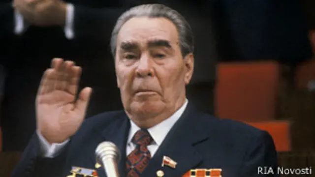 Брежнев называл свою жену Викторию Витей.