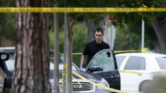 د پولیس مشر جیکلن سي بروکس په وینا وسله وال برید ګر د کالج په کتابتون کې ډزې وکړې.