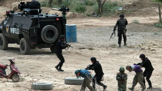  د دغې سیمې اړوند رپوټونو تاییدول خورا ستونزمن کار دی، ځکه د چین سخت کنټرول او بندیزونو له کبله په خورا سختۍ د دغې سیمې رپوټونه بهر ته وځي. 