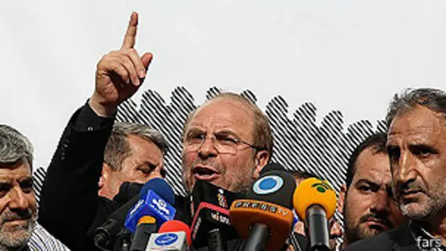 محمد باقر قالیباف، شهردار تهران و نامزد یازدهمین انتخابات ریاست جمهوری در ایران در زمان حادثه سالگرد کوی دانشگاه فرمانده نیروی انتظامی ایران بود