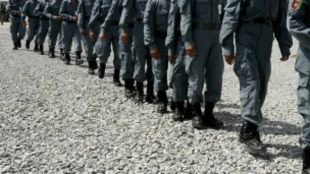 په راپور کې راغلي چې پوليس بيا د يادو شويو پېښو د ٣٢ سلنه عاملانو په نيولو کې هم پاتې راغلي دي.