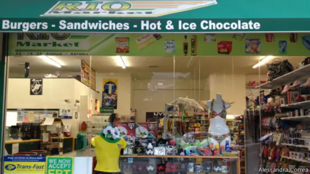 Loja de produtos brasileiros no Queens (Foto: Alessandra Correa/BBC Brasil)