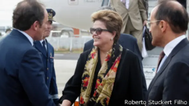 Dilma Rouseff desembarcou, neste domingo, em Lisboa (Foto: Roberto Stuckert Filho/PR)