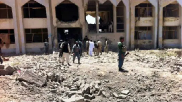 دغه برید یوازې څو ساعته وروسته له هغه تر سره کېږې چې اوو وسله والو د کابل پر نړیوال هوایي ډګر برید وکړ.