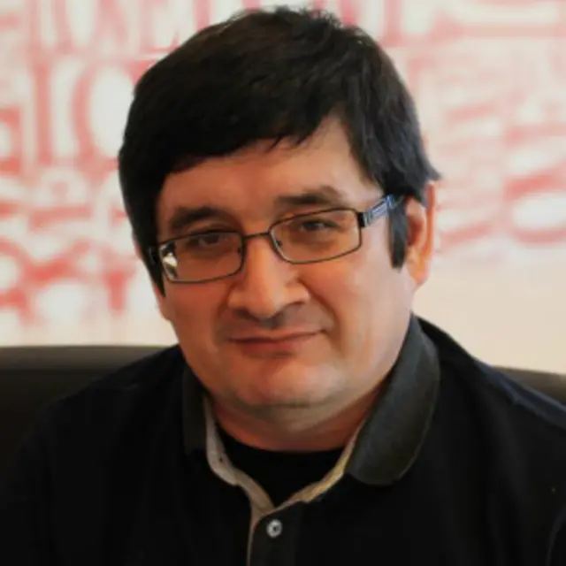 Қудрат ижтимоий-сиёсий мақолалари билан яхши танилган