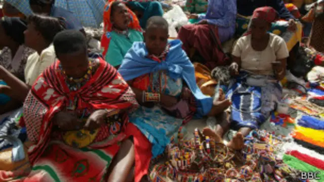 Mercado de rua em Nairóbi (Foto BBC)