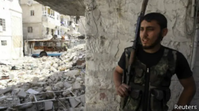 بحران دو ساله سوریه به طور فزاینده‌ای در حال تبدیل به جنگی فرقه‌ای و قومی است