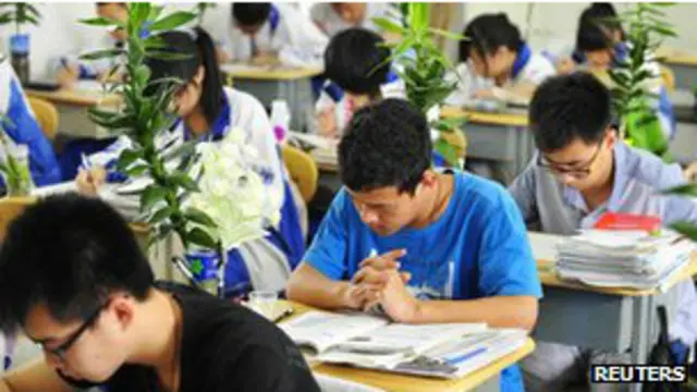 一个大学生说，他的梦是要刻苦学习。