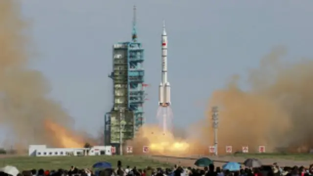 راکٹ مقامی وقت کے مطابق تقریباً ساڑھے پانچ بجے زمین سے روانہ ہوا