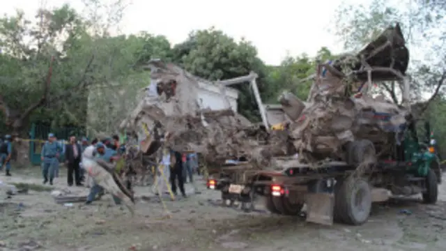 برید د سترې محکمې د ګاډو درېدو ځای کې شوی.