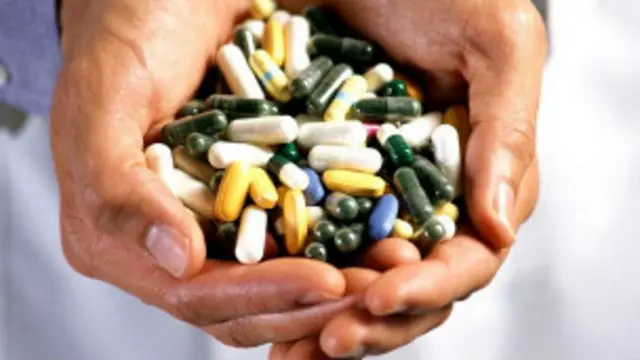 پنسېلين هغه لومړنی انټي بیوټيک دی چې په پراخه کچه کارول شوی او لا کارول کېږي.