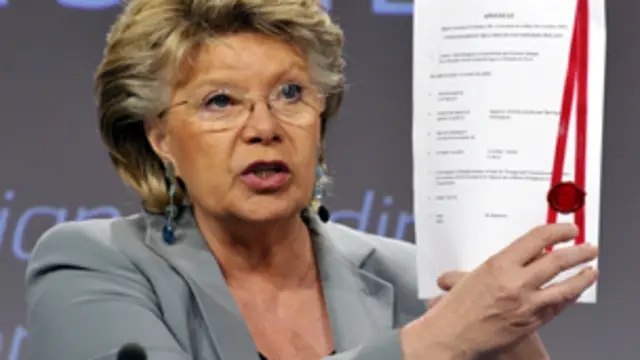 مفوضة الشؤون القضائية فيفيان ريدنغ