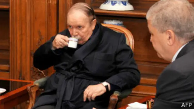 يعاني بوتفليقة من متاعب صحية قد لا تساعده على الاستمرار في حكم الجزائر.