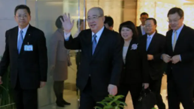 吳伯雄一行抵達北京