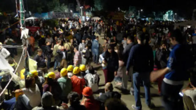 حکومتی جماعت کے ترجمان کے بیان کے بعد ہزاروں افراد دوبارہ تقسیم سکوائر پر جمع ہونا شروع ہوگئے