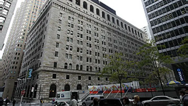 अमरीकी फ़ेडरल रिज़र्व के प्रमुख बेन बर्नानके के भाषण पर अटकलें भी हैं.