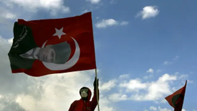 متظاهر تركي 