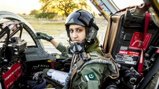 आयशा पंजाब प्रांत के ऐतिहासिक शहर बहावलपुर की रहने वाली हैं.