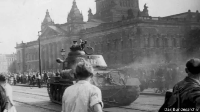 Советский танк в Лейпциге (17 июня 1953 г.)